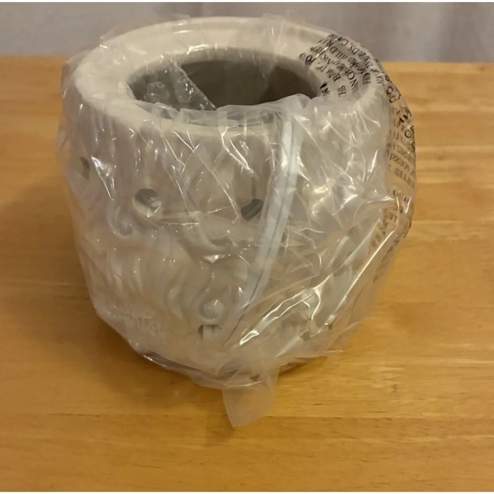 Saint Nick 2013 Holiday Scentsy Wax Warmer NIB Retired